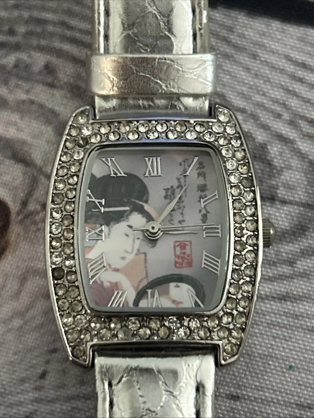 Silver Tone Art Dial Women’s Quartz Watch
